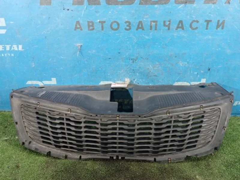 Решетка радиатора Kia Rio G4FC 2011-2017