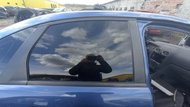 Стекло двери заднее правое Ford Focus 2 СЕДАН QQDB