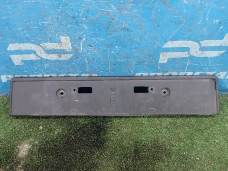 Площадка номерного знака передняя Toyota Land