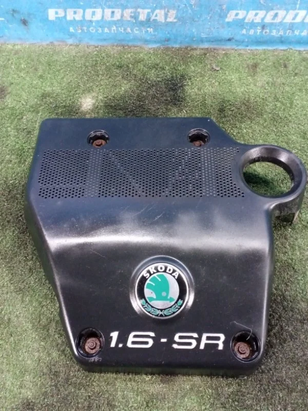 Декоративная крышка двигателя Skoda Octavia A4