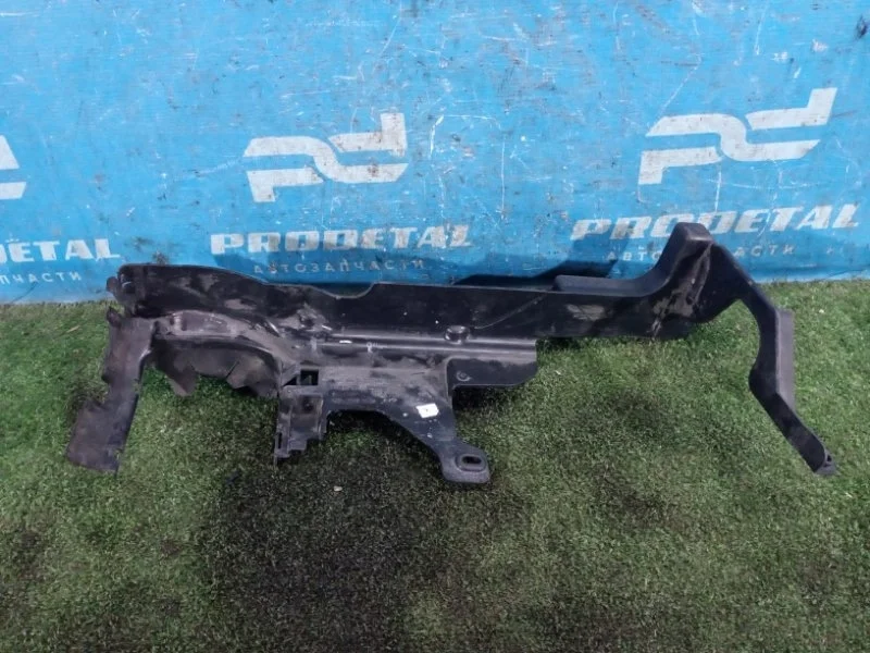 Воздуховод радиатора левый Volvo XC60 2008-2017