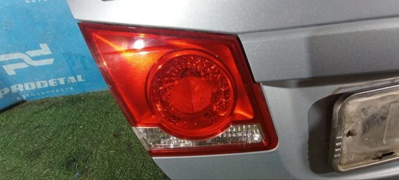 Фонарь внутренний задний левый Chevrolet Cruze 1.6