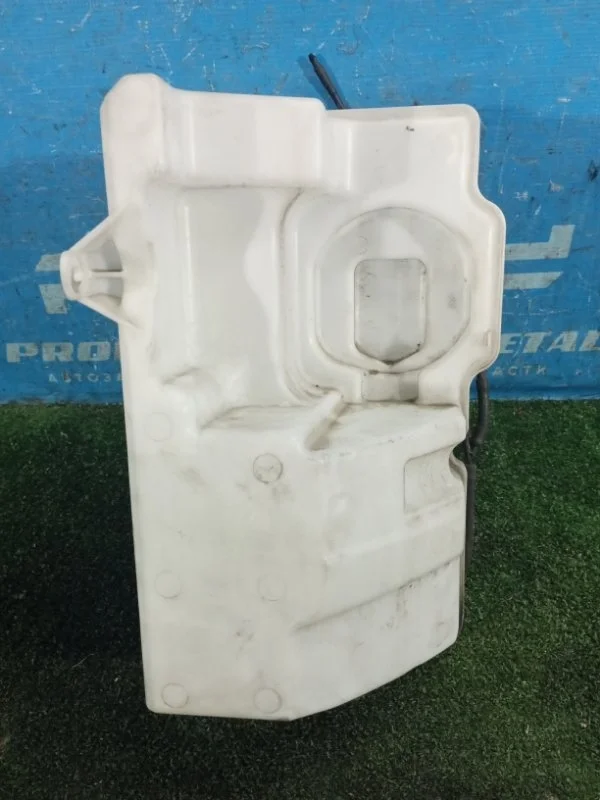 Бачок омывателя лобового стекла Volvo XC60