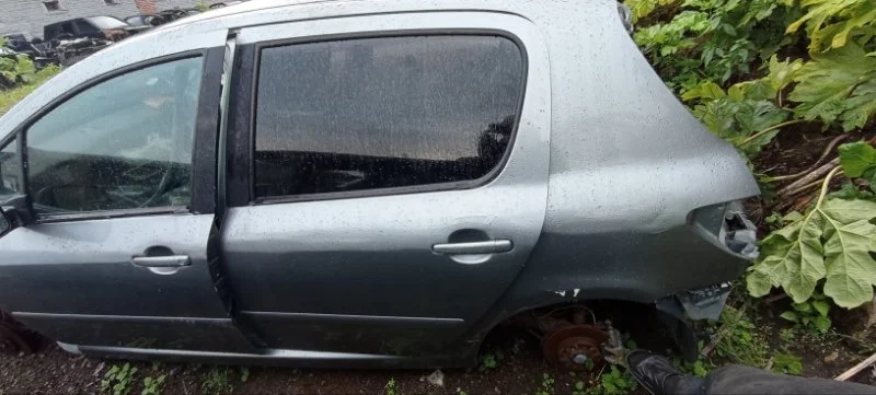 Дверь задняя левая Peugeot 307 2001-2008