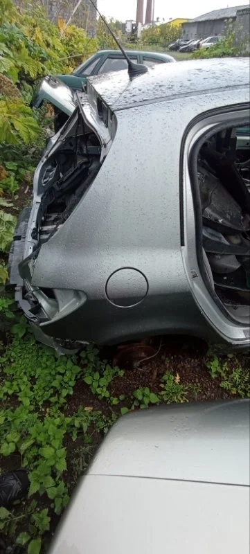 Крыло заднее правое Peugeot 307 2001-2008