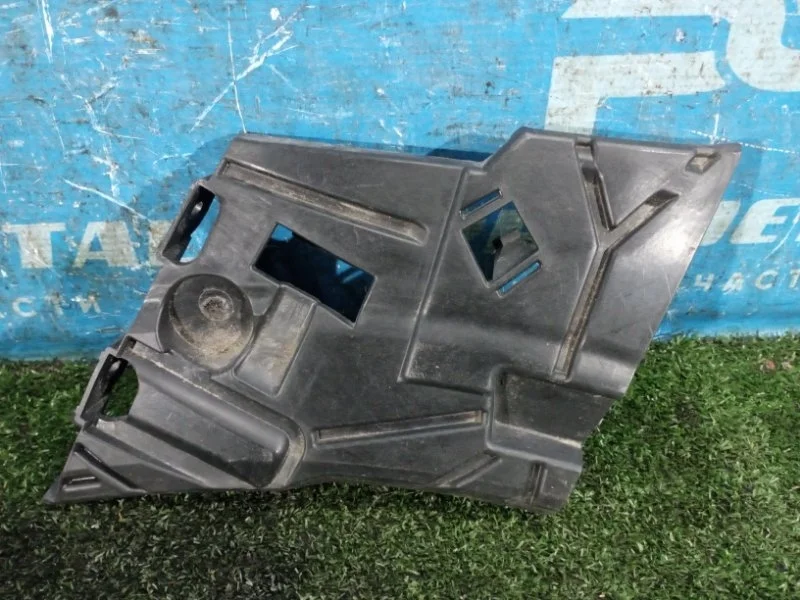 Кронштейн бампера передний правый Volvo XC60 2017&gt;