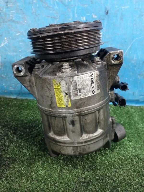 Компрессор кондиционера Volvo XC70 2007-2016