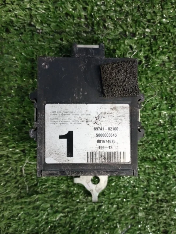 Блок управления центральным замком Toyota Auris