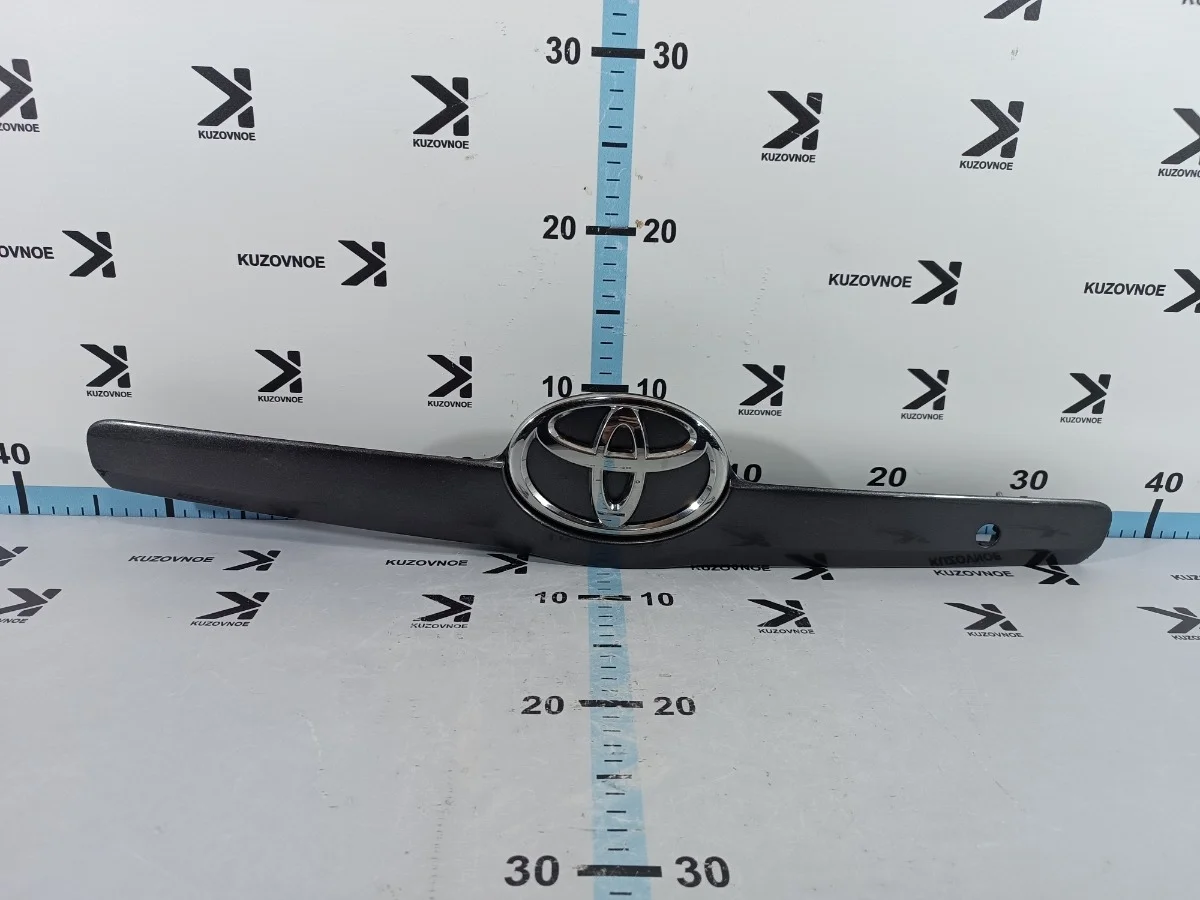 Накладка крышки багажника Toyota Camry 2010 XV40