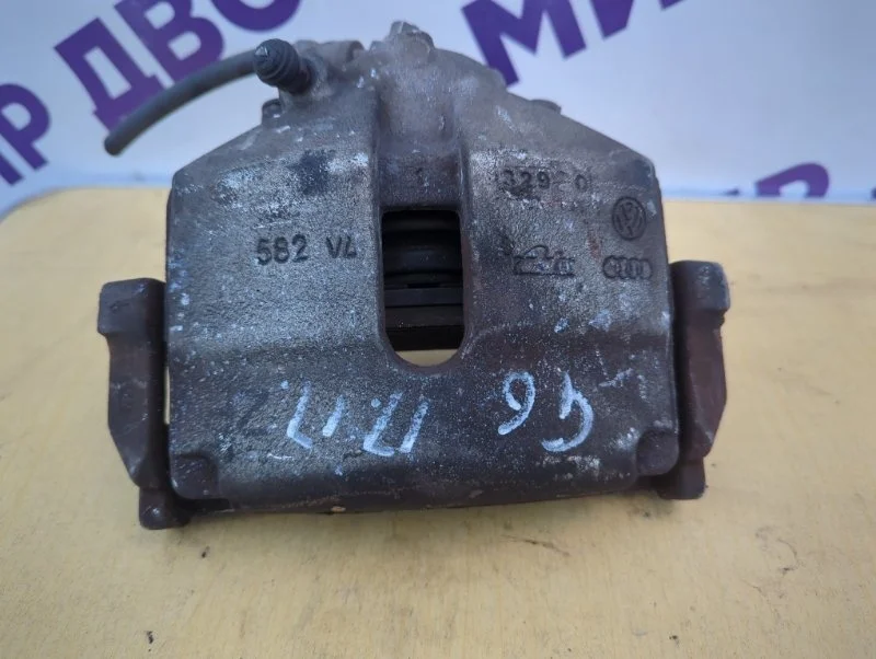 Тормозной суппорт передний правый volkswagen golf