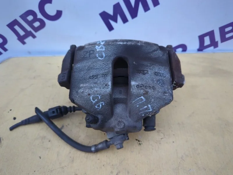 Тормозной суппорт передний правый volkswagen