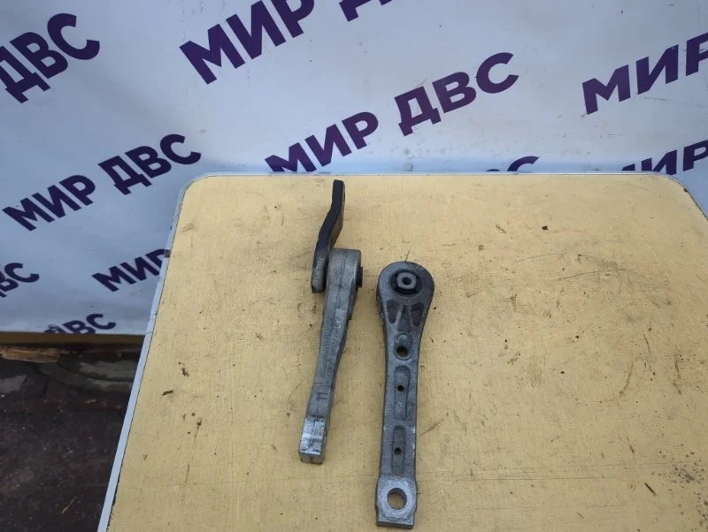 Опора двигателя volkswagen golf 6 CBZ 2010