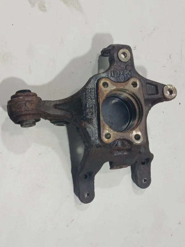 Кулак поворотный задний правый KIA PRO CEED