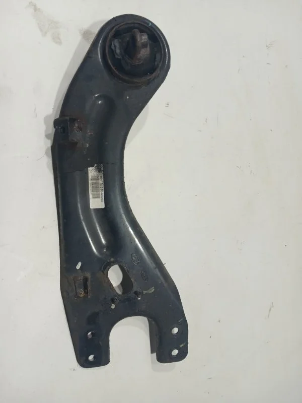 Рычаг подвески нижний задний правый KIA PRO CEED