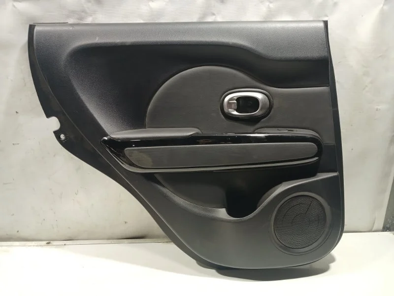 Обшивка боковой двери задняя левая KIA Soul 2