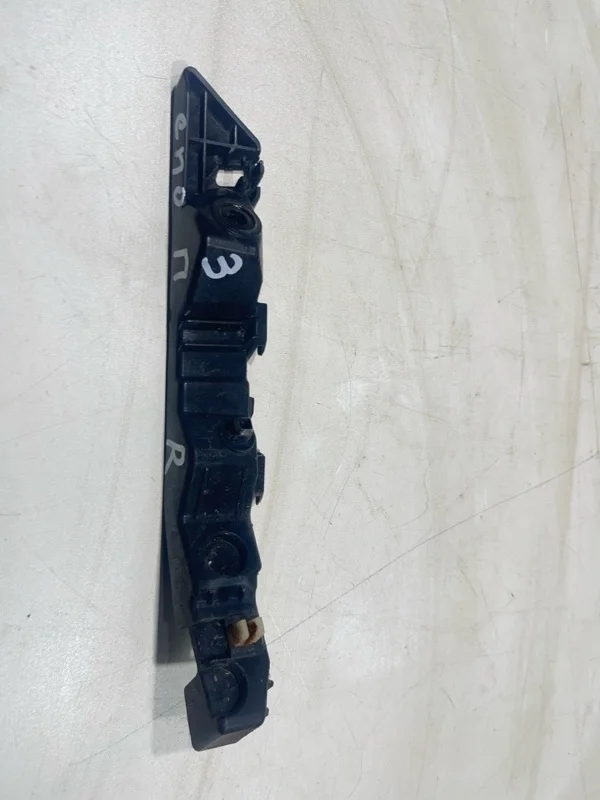 Крепление бампера переднее правое KIA Sportage 3