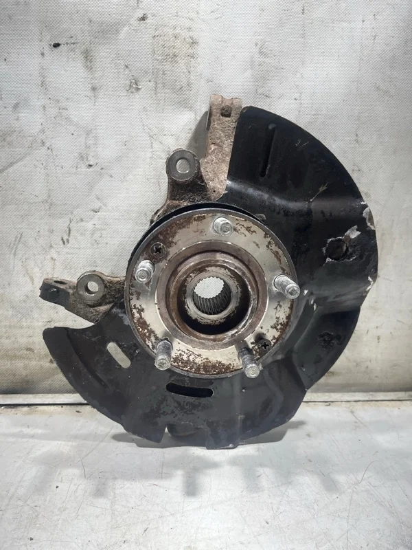 Кулак поворотный передний правый KIA Sorento 2