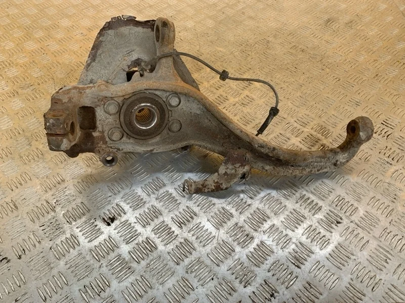 Кулак поворотный правый Nissan Navara (D40) 2004-2015 2008 40014EB000 ПИКАП 2.5 D YD25DDTI