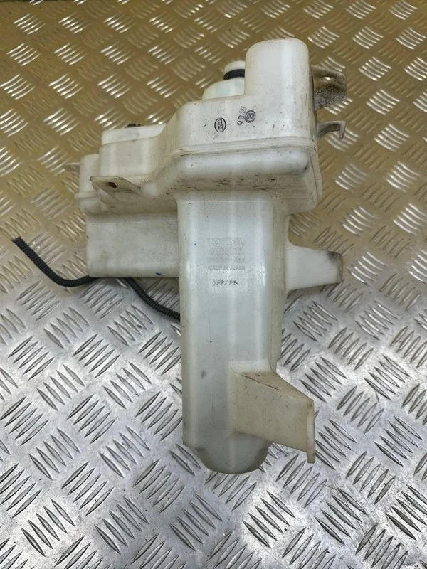Бачок омывателя Toyota Rav 4 (Ca40) (2012-2019) 2013 8531542360 2.0 D 1ADFTV
