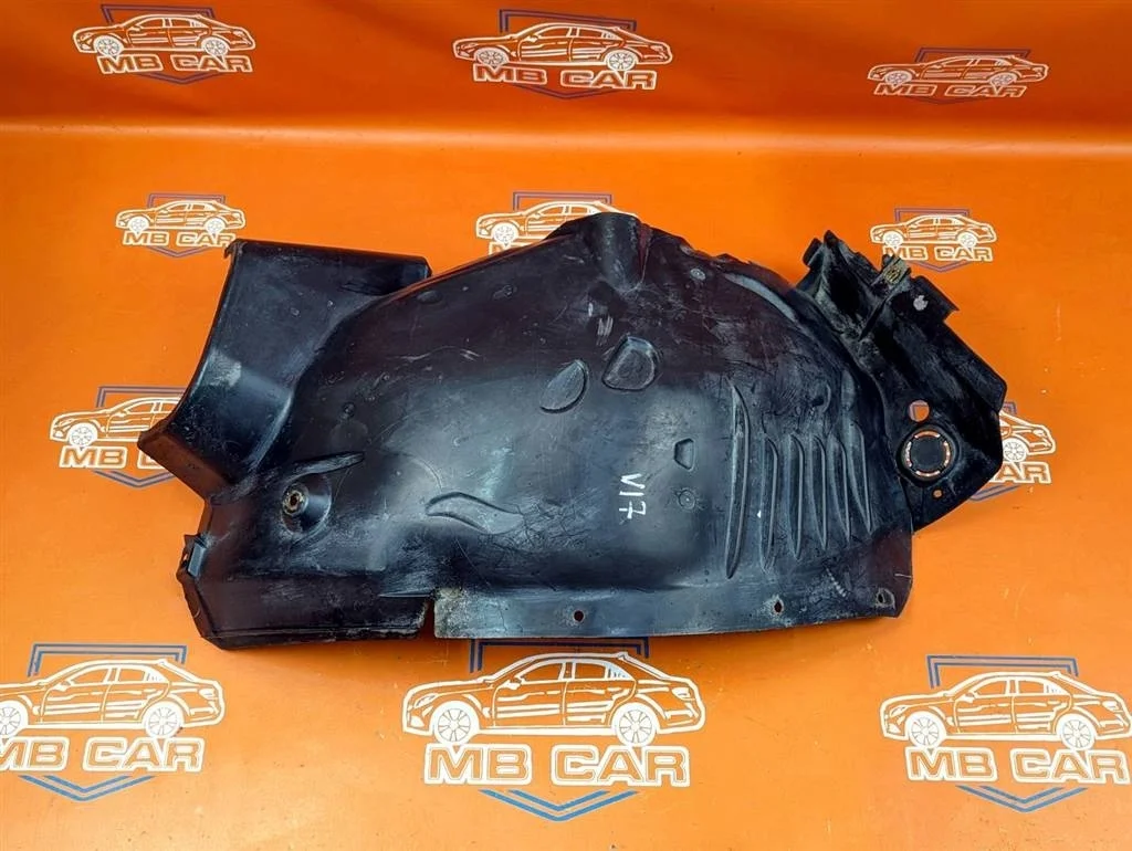 Подкрылок передний правый, передняя часть Mercedes-Benz