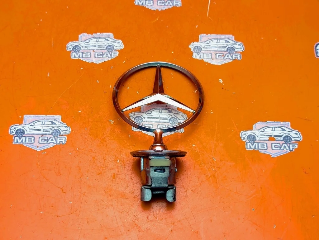 Эмблема капота Mercedes-Benz