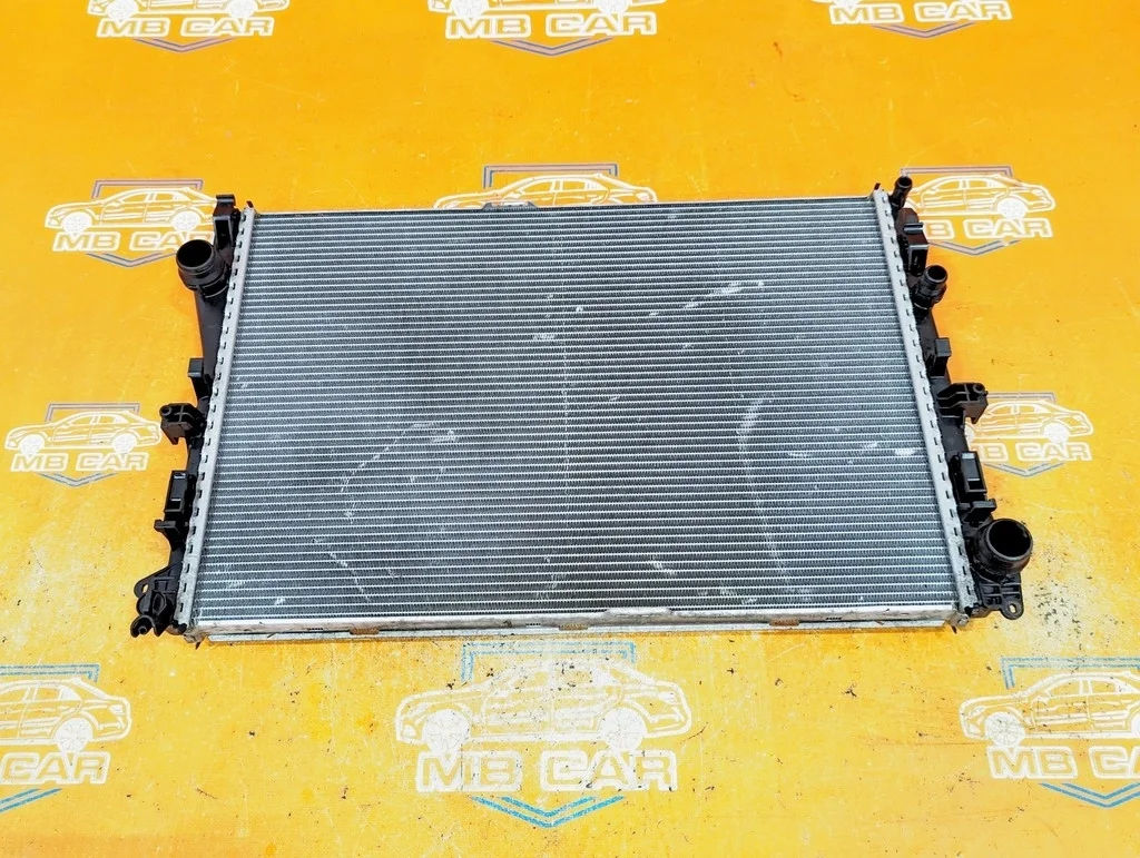 Радиатор Mercedes-Benz