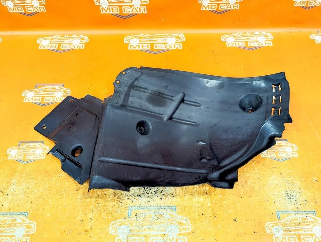Подкрылок передний правый, задняя часть Mercedes-Benz