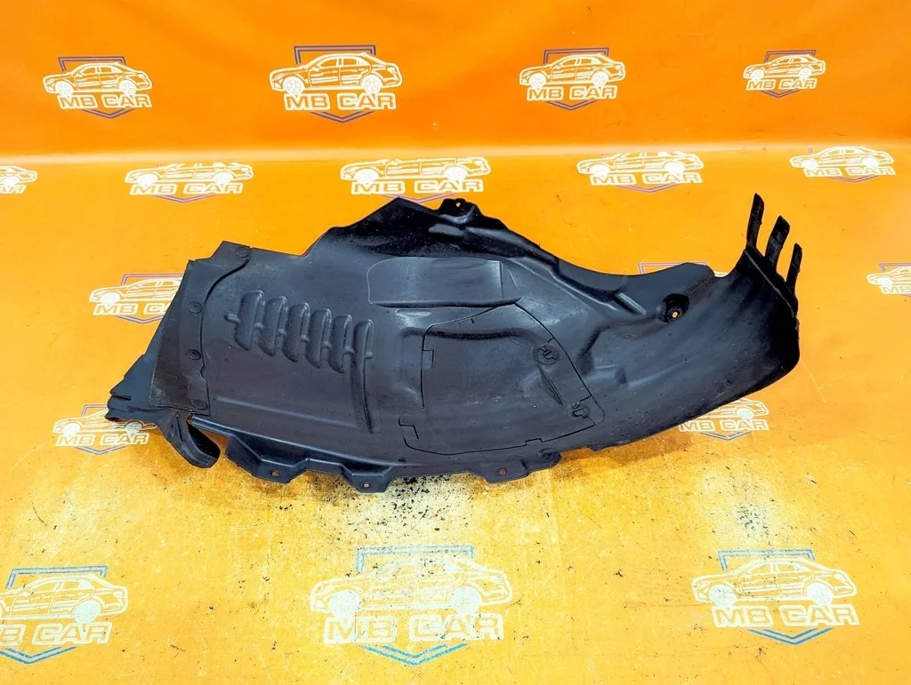 Подкрылок передний правый, передняя часть Mercedes-Benz