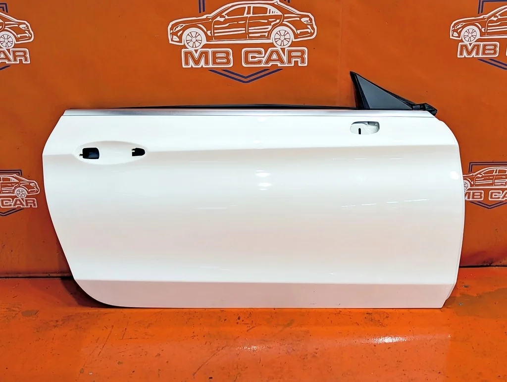 Дверь передняя правая Mercedes-Benz