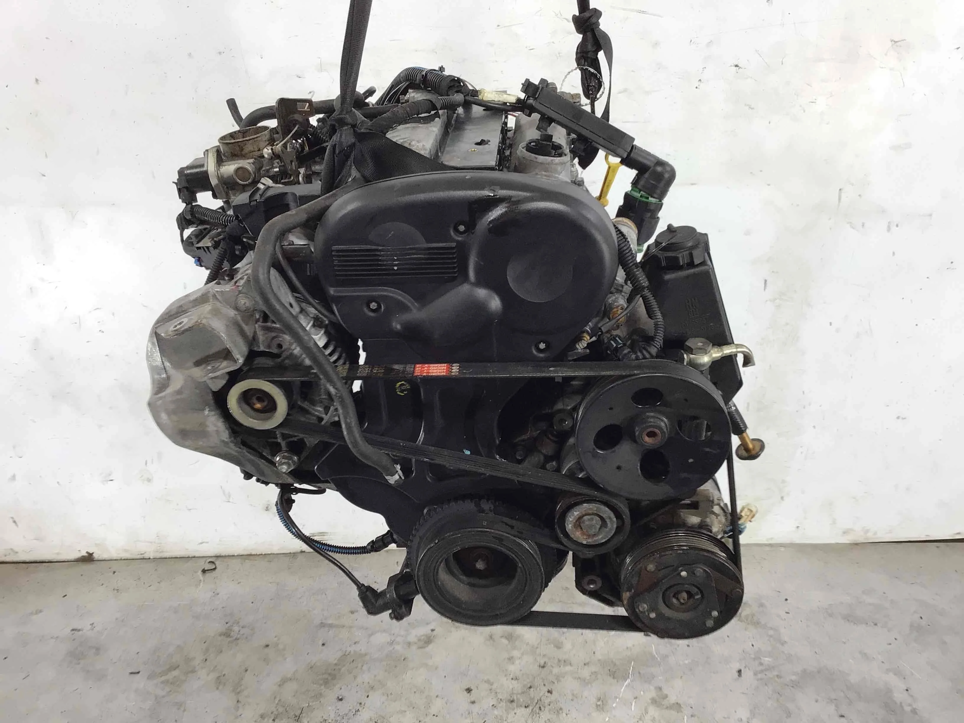 Двигатель Opel Vectra B (1995-1999) бензин 1.8 i Механика Седан