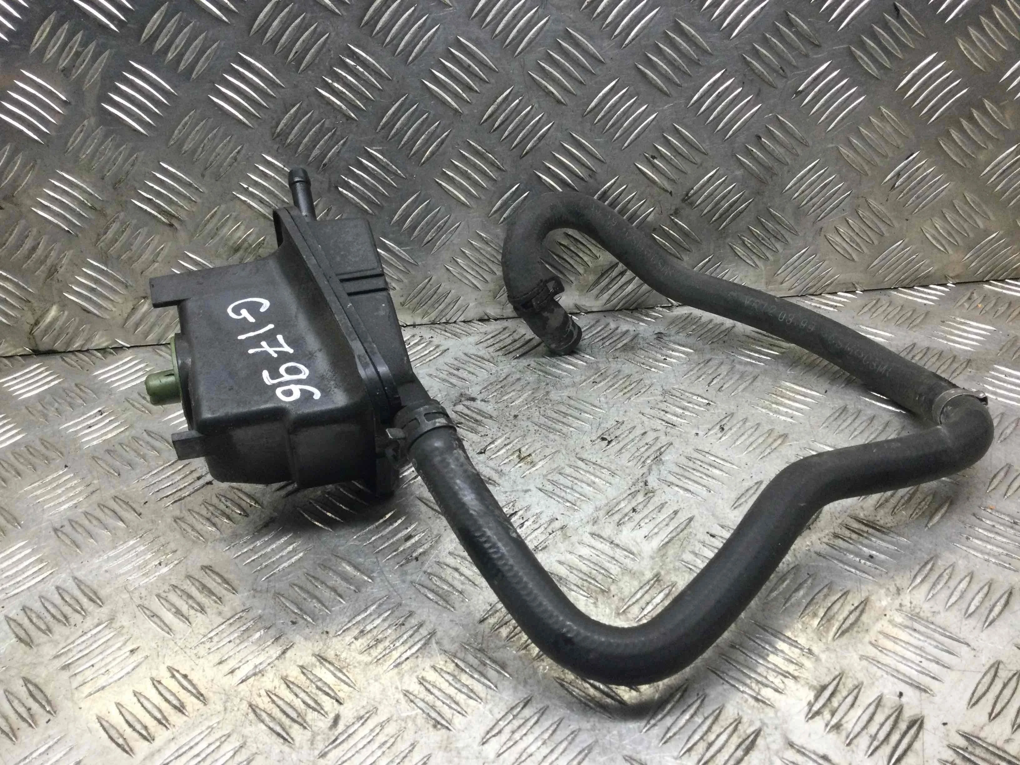 Бачок гидроусилителя Ford Focus 1 поколение [рестайлинг] (2001-2005) бензин 1.6 i Механика Универсал