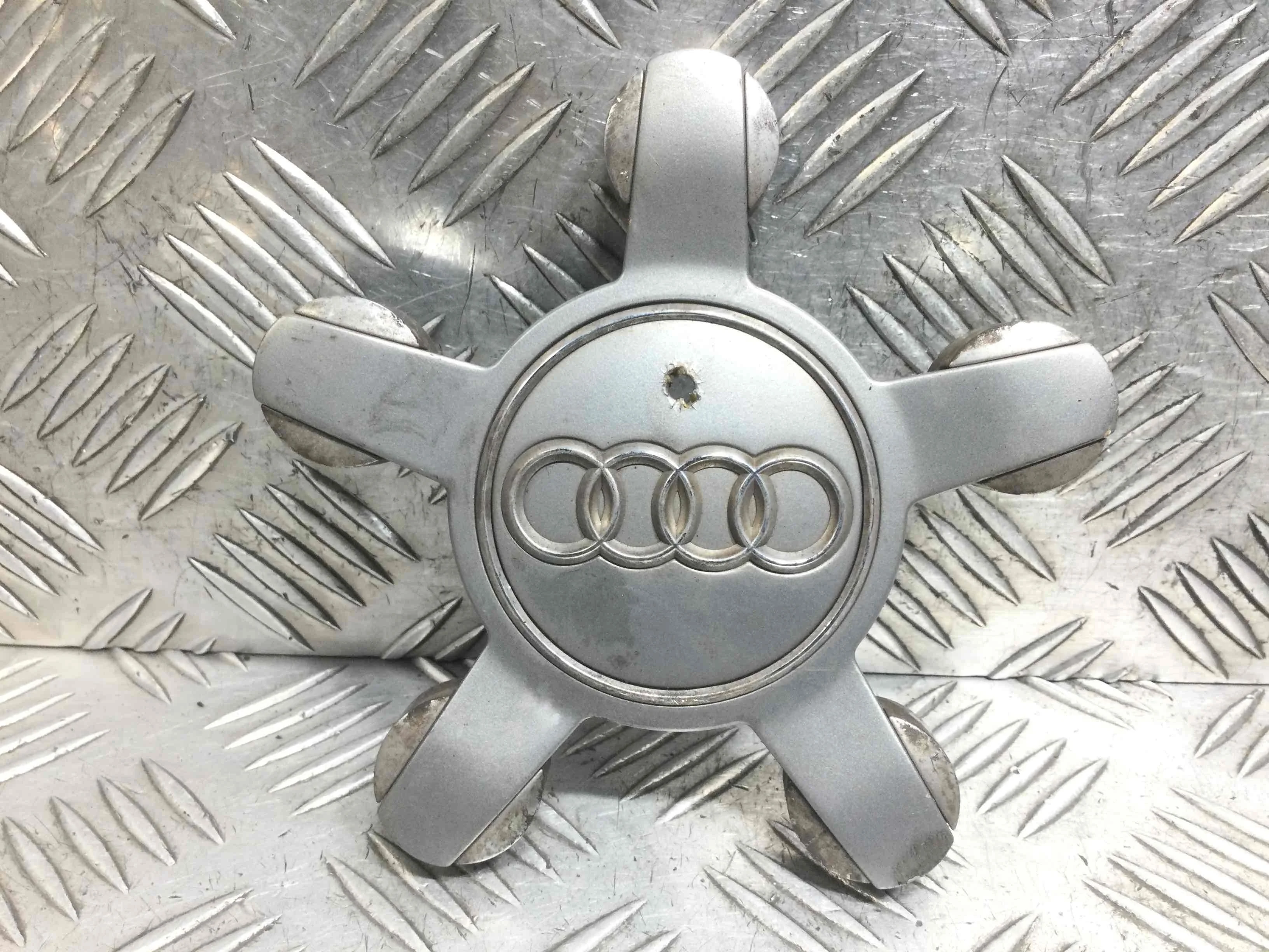 Колпачок литого диска Audi A3 8V (2012-2016) дизель 2.0 TDI Вариатор Х/б