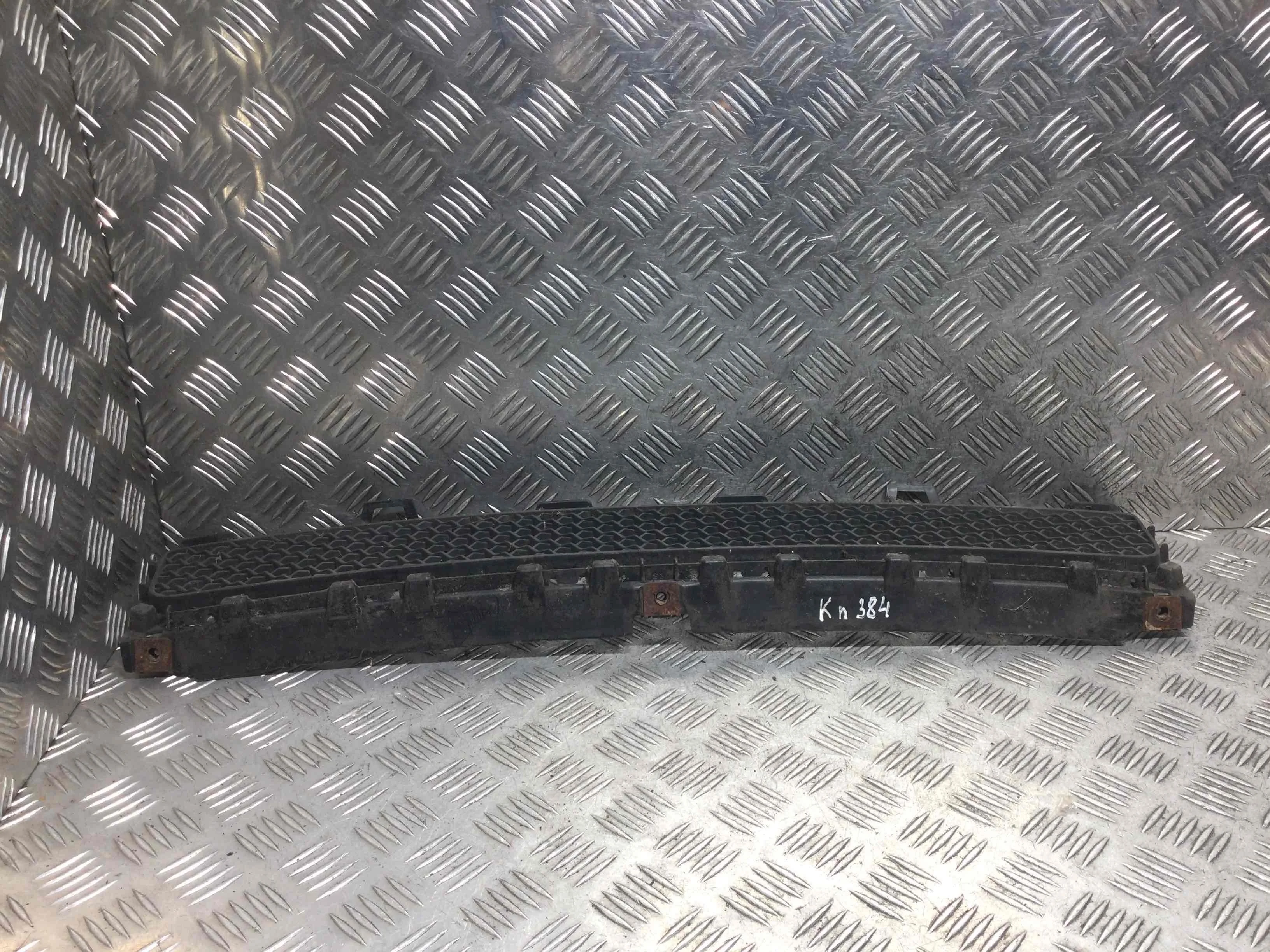 Заглушка (решетка) в бампер передний Jaguar XF X250 (2007-2011) дизель 3.0 TDI Автомат Седан