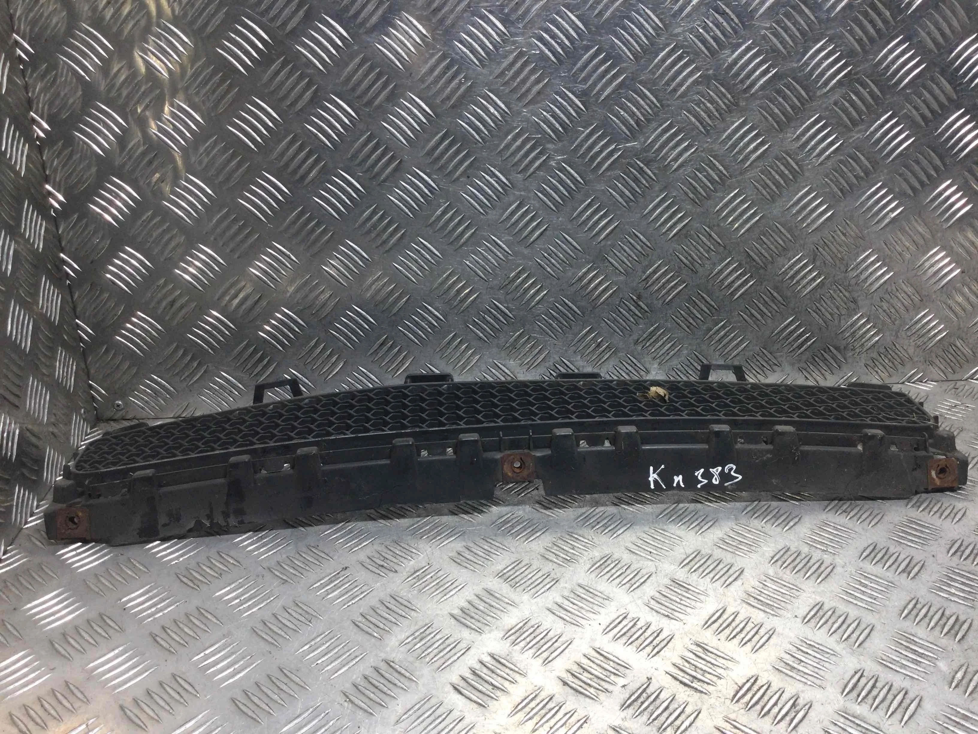 Заглушка (решетка) в бампер передний Jaguar XF X250 (2007-2011) дизель 2.7 TDI Автомат Седан