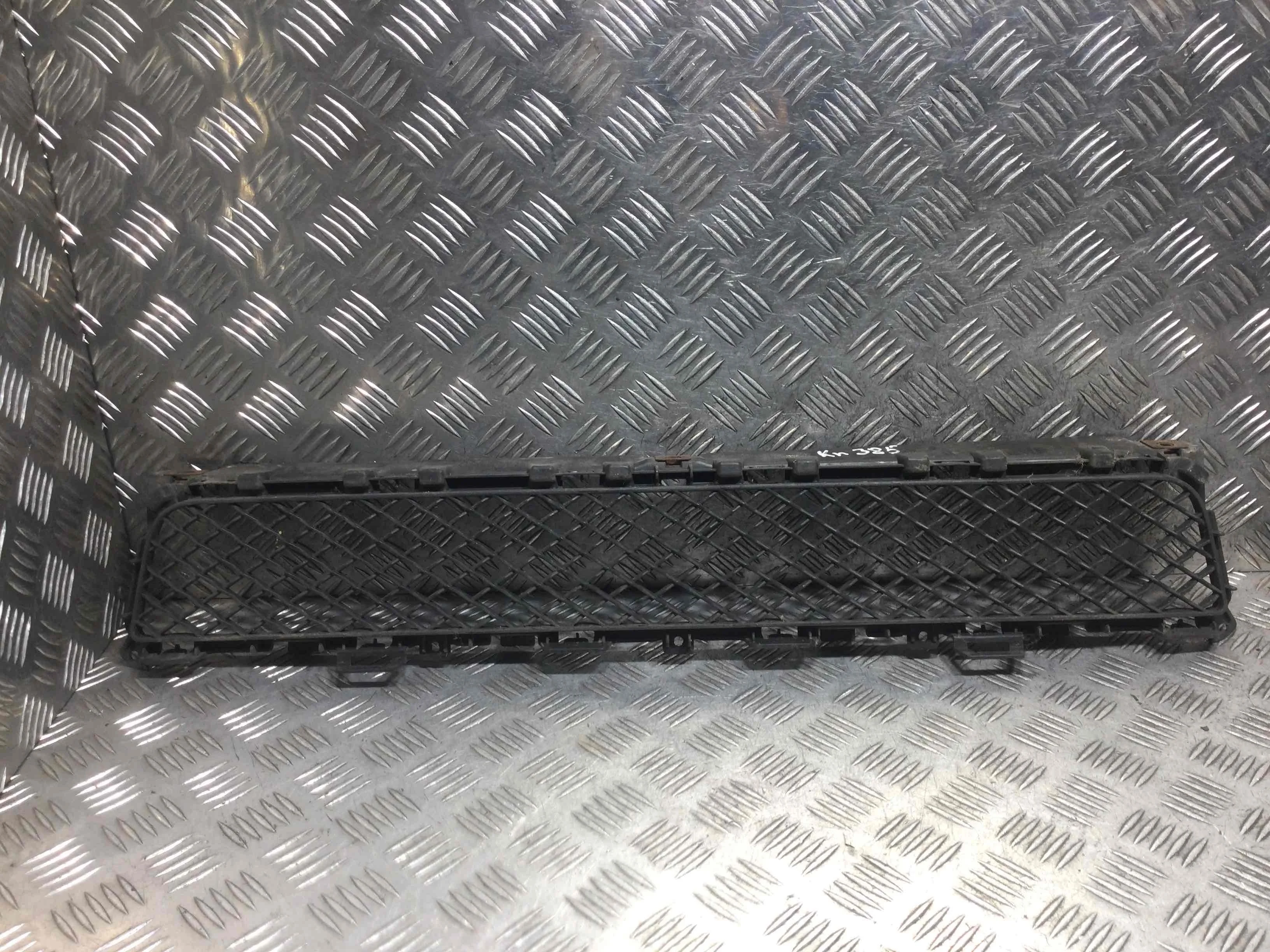 Заглушка (решетка) в бампер передний Jaguar XF X250 (2007-2011) дизель 3.0 TDI Автомат Седан