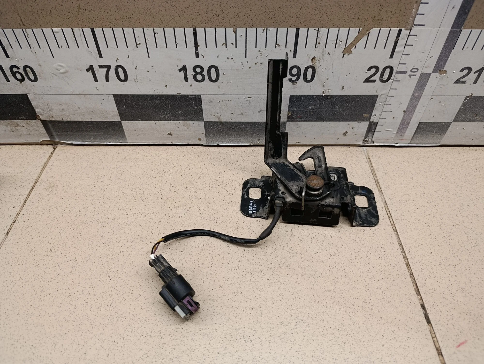 Замок капота Cruze 2009-2016