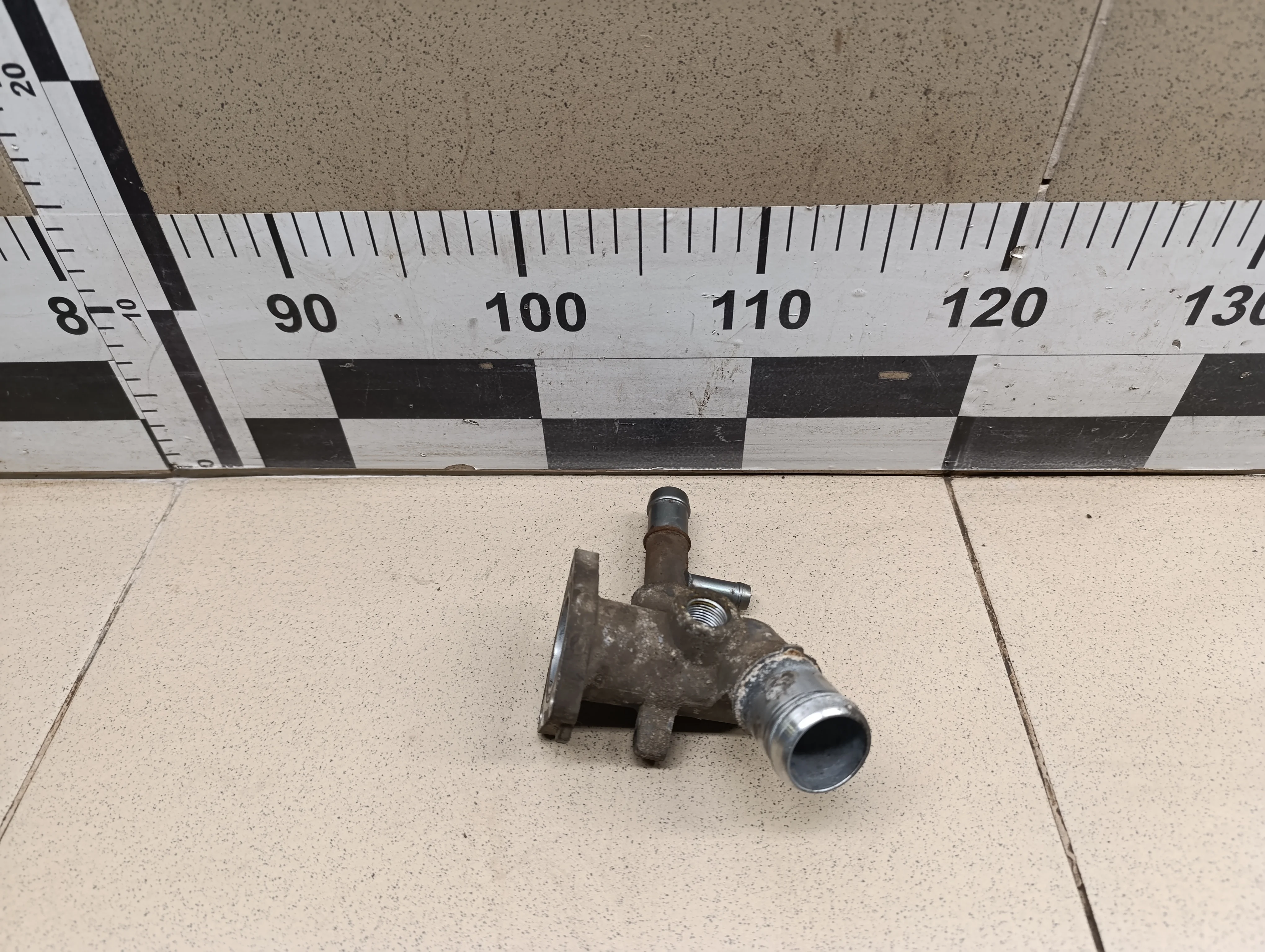 Фланец двигателя системы охлаждения Solaris 2010-2017