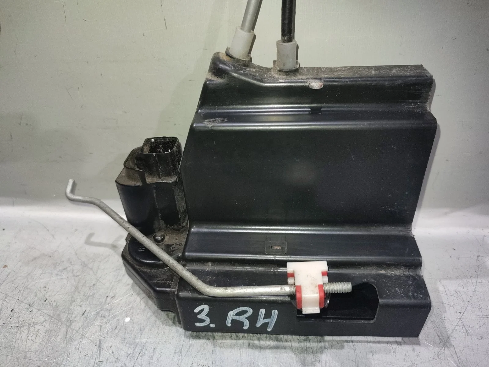 Замок двери SsangYong Kyron 2011 D130