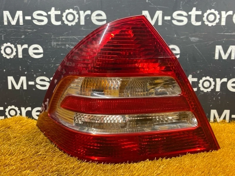 Фонарь задний Mercedes-Benz C-Class 2006 A2038201964 W203 271.940, левый