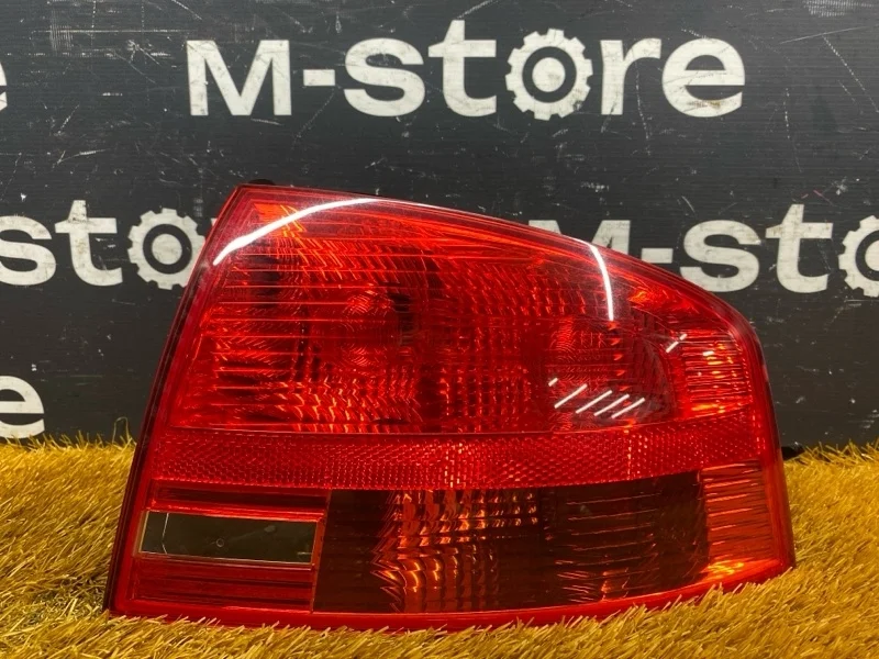 Фонарь задний Audi A4 2007 8E5945096 B7/8E ALT, правый