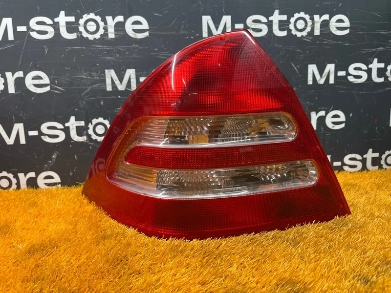 Фонарь задний Mercedes-Benz C-Class 2001 A2038200164 W203 111.955, левый