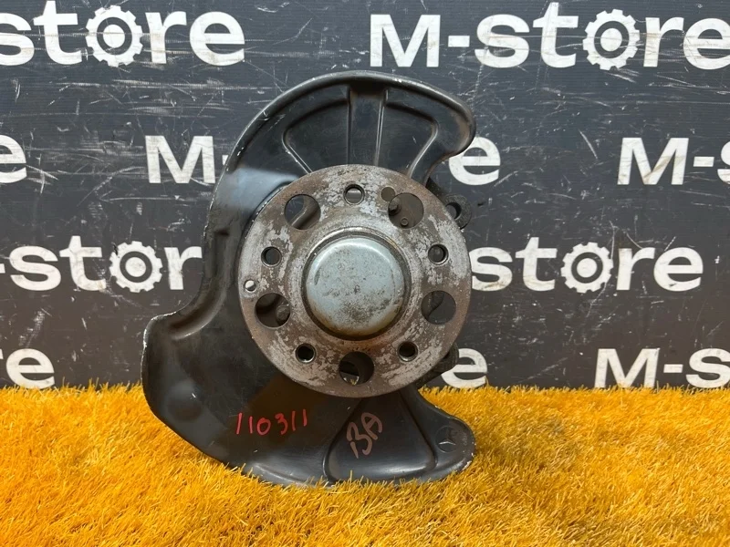 Ступица Mercedes-Benz C-Class 2001 A2093320001 W203 111.955, передняя левая