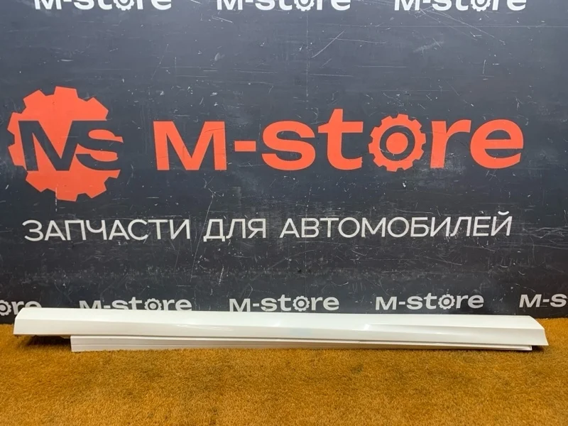 Накладка на порог Mercedes-Benz M-Class 2012 A1666980854 W166 276.955, правая
