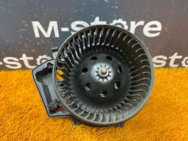 Мотор печки Mercedes-Benz C-Class 2003 A2038202614 W203 271.946