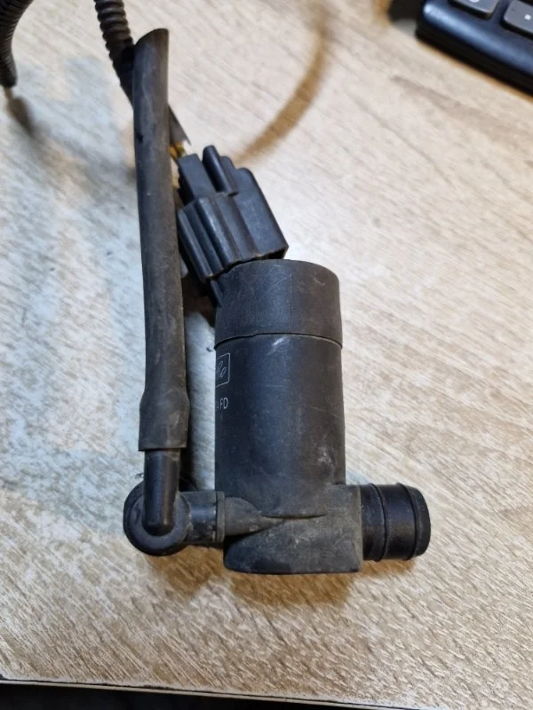 Насос омывателя VOLVO C30 2011 MK