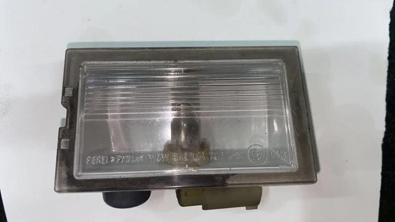 Фонарь подсветки номера Land Rover Range Rover