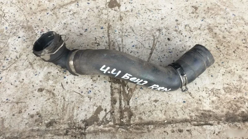 Патрубок радиатора Land Rover Range Rover Vogue 3