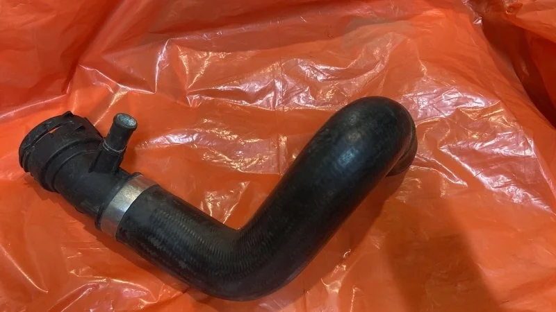 Патрубок радиатора Land Rover Range Rover Vogue 3