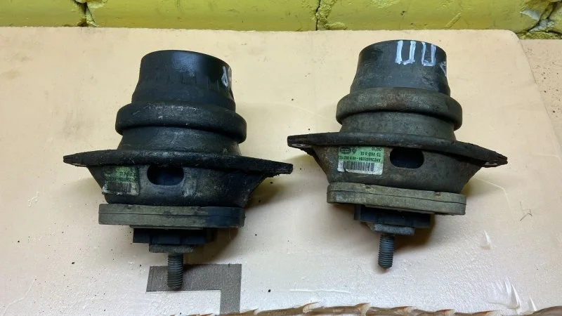 Опора двигателя Land Rover Range Rover Sport L320