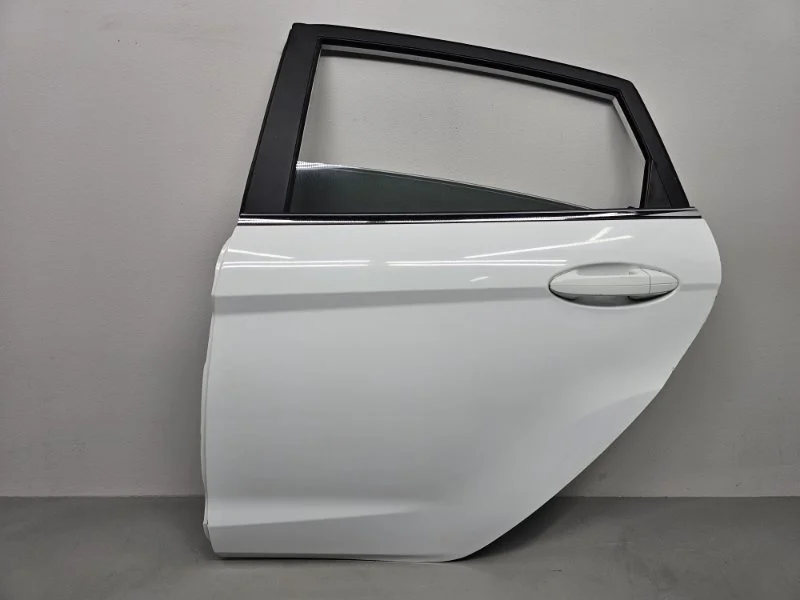 Дверь Ford Fiesta CB1